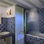 Chateau Royal De Saint-saturnin 3*