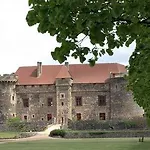 Chateau Royal De Saint-saturnin B&B