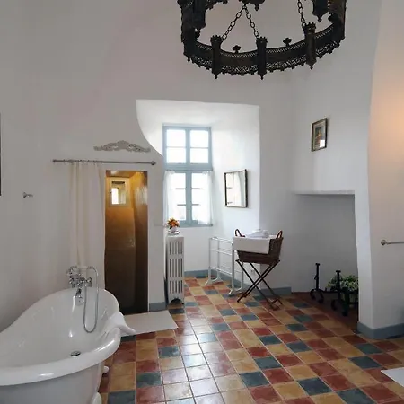 Chateau Royal De Saint-saturnin 3* Сен-Сатюрнен