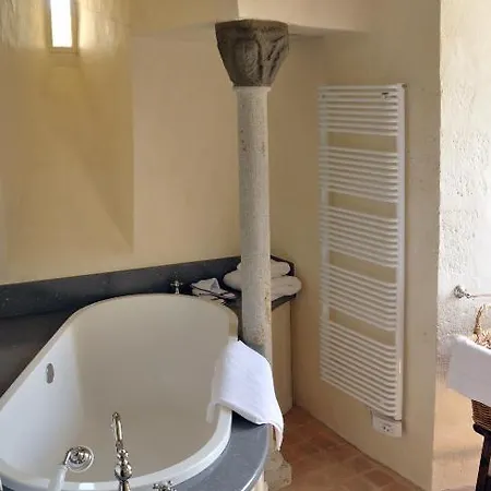 Chateau Royal De Saint-saturnin 3* Сен-Сатюрнен