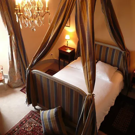 Chateau Royal De Saint-saturnin 4* 圣萨蒂南
