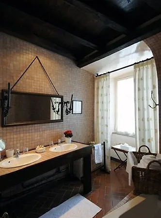 Bed & Breakfast Chateau Royal De Saint-saturnin