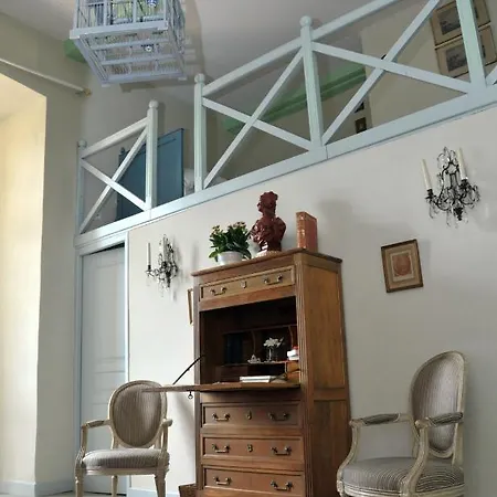 Chateau Royal De Saint-saturnin 3*