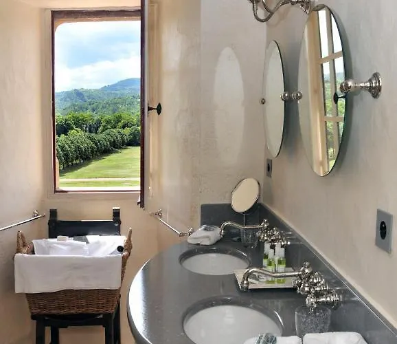 Chateau Royal De Saint-saturnin